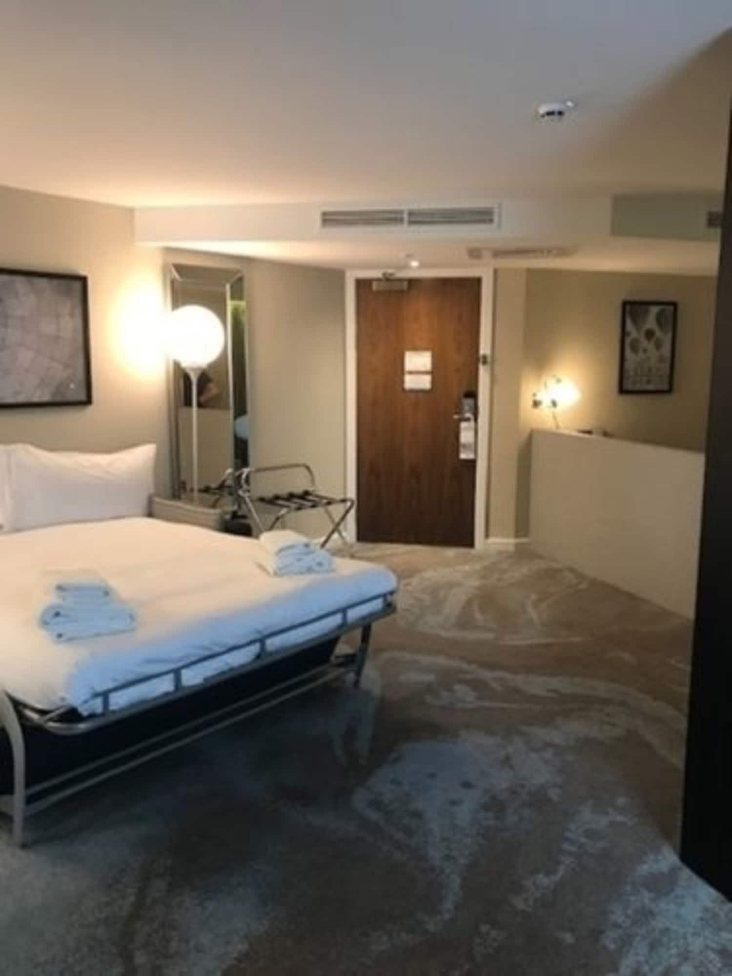 切斯特希尔顿逸林酒店 外观 照片